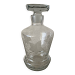 Petite carafe en verre souffl taill  dcor grav de feuilles de vigne et raisins bouchon taraud