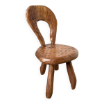 Petite chaise sculptée à la gouge Petite chaise sculptée à la gouge