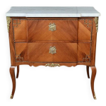 Petite commode en acajou, style transition louis xv / louis xvi début xxe Petite commode en acajou, style transition louis xv / louis xvi début xxe