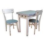 Petite table + 2 chaises mado assorties