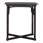 Une petite table d'appoint art nouveau en h�tre par j&j kohn, 1910