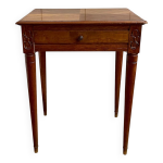 Petite table d'appoint de salon merisier massif et placage style louis xvi Petite table d'appoint de salon merisier massif et placage style louis xvi