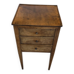 Petite table de nuit / chiffonni�re d'�poque louis xvi en noyer 3 tiroirs