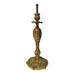 Pied de lampe en bronze, dcor rocaille et volupte