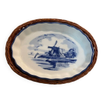 Plat à apéritif motif hollande en céramique bleue et osier Plat à apéritif motif hollande en céramique bleue et osier