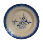 Plat creux bleu ancien moulin des loups st amand - décor marin bâteau - peint au pochoir Plat creux bleu ancien moulin des loups st amand - décor marin bâteau - peint au pochoir