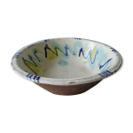 Plat creux en terre cuite maille, dcor graphique