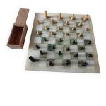 Plateau en onyx et jeu d'�checs en bois complet