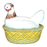 Portieux bo�te bonbonni�re poule en opaline peinte