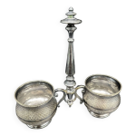Saleron double, métal argenté, socle rond, prise, décor gravé, décoration de table, chic, poinçon Saleron double, métal argenté, socle rond, prise, décor gravé, décoration de table, chic, poinçon