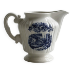 Sauci�re, pot � lait en porcelaine avec motif pastoral bleu