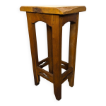 Sellette brutaliste en bois massif Sellette brutaliste en bois massif