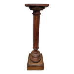 Sellette, colonne d'église style louis xvi, xixe s. Sellette, colonne d'église style louis xvi, xixe s.