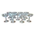 Srie de 11 coupes  champagne en cristal taill
