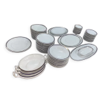 Service de 70 assiettes Service de 70 assiettes