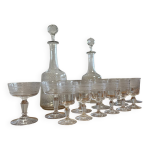 Service en cristal grav comprenant 12 verres et 2 carafes