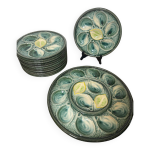 Service  hutres en barbotine saint clement, 1940 / 60, france, 12 assiettes  hutre, 1 grand plat