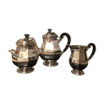 Service � th� en m�tal argent�