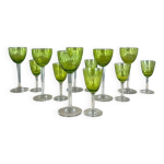 Service de verres anciens en cristal baccarat vert, xxe sicle