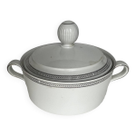 Soupire en porcelaine blanche