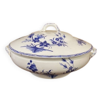Soupière en porcelaine de tournai, boch frères, décor à la mouche Soupière en porcelaine de tournai, boch frères, décor à la mouche