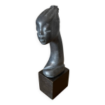 Statuette femme africaine en pierre, signée (congo belge circa 1960) Statuette femme africaine en pierre, signée (congo belge circa 1960)