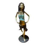 Statuette de femme en bronze