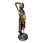 Statuette de femme en bronze