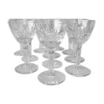 Suite de 11 verres a pied pour la goutte liqueur en verre cisele Suite de 11 verres a pied pour la goutte liqueur en verre cisele