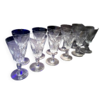 Suite de 11 verres a pied a vin rouge baccarat modele carcassonne