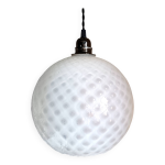 Suspension boule en verre opalin vintage, motifs g�om�triques