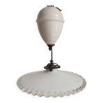 Suspension monte et baisse en opaline et porcelaine