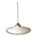 Suspension et rosace en opaline et porcelaine