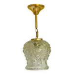 Suspension en verre moul� et m�tal dor� vintage