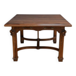 Table à allonges en noyer, 20 couverts, art nouveau début xxe Table à allonges en noyer, 20 couverts, art nouveau début xxe
