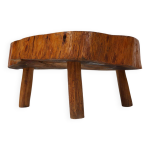 Table d'appoint basse rustique en bois, style tripode, en forme de tronc d'arbre, belgique vers 1900