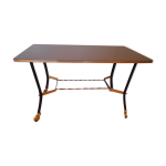 Table d'appoint sur roulettes, dessus formica, m�tal dor� et noir