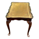 Table basse anglaise chippendale bois massif et cuir Table basse anglaise chippendale bois massif et cuir