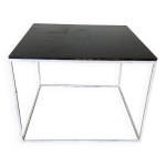 Table basse ou table d'appoint carr�e en ardoise.