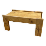 Table basse brutaliste vintage en pin massif Table basse brutaliste vintage en pin massif