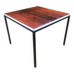 Table basse carr� m�tal noir et plateau palissandre vers 1960