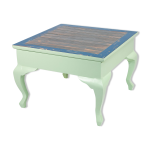 Table basse carrée en bois massif aux pieds galbés Table basse carrée en bois massif aux pieds galbés