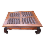 Table basse carrée en bois sculpté massif exotique pier import, 1980 Table basse carrée en bois sculpté massif exotique pier import, 1980