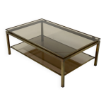Table basse à deux niveaux en laiton et verre fumé, années 1970 Table basse à deux niveaux en laiton et verre fumé, années 1970