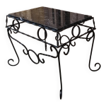 Table basse en fer forg� avec plateau en marbre noir