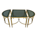 Table basse néoclassique en laiton et verre fumé, 1970 Table basse néoclassique en laiton et verre fumé, 1970