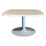 Table basse pied tulipe