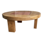 Table basse ronde en orme massif et tomettes - tripode - design 1970 Table basse ronde en orme massif et tomettes - tripode - design 1970