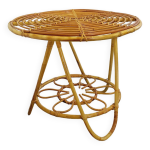 Table basse ronde avec plateau porte - revue en rotin vintage des ann�es 60