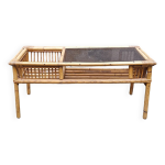 Table basse en rotin et verre fum�